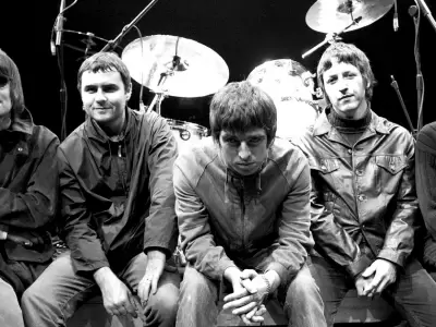 Noel y Liam Gallagher avivan rumores sobre regreso de Oasis.