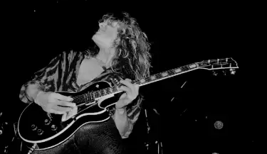 Ex estrella de Thin Lizzy y Whitesnake, John Sykes.