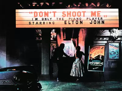 Portada lbum 'Don't Shoot Me I'm Only the Piano Player'.