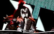 Gene Simmons de Kiss les da a los fans la oportunidad en ser su "asistente personal" por un da.