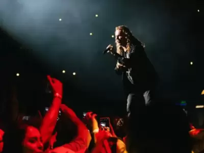 Man qued fuera del Saln de la Fama del Rock and Roll