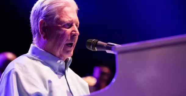 The Beach Boys: Mike Love rinde tributo a Brian Wilson.