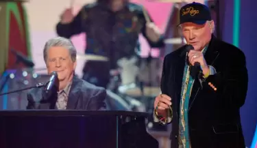 The Beach Boys: Mike Love rinde tributo a Brian Wilson.