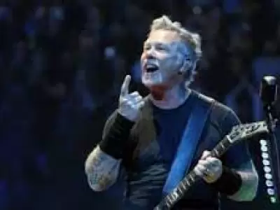 James Hetfield: "Me siento mucho ms cmodo en el escenario que en la vida norma