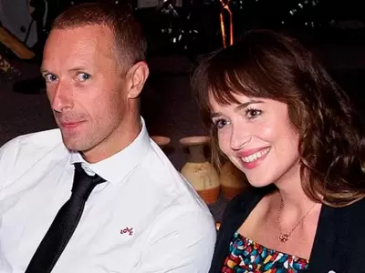 Madre de Dakota Johnson intenta que actriz de reconcilie con Chris Martin