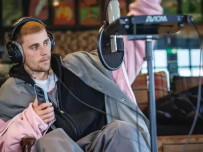 Justin Bieber sorprende al mundo con su nuevo lbum 'Swag'