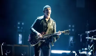 The Edge cumple 64 aos: la historia y el sonido inconfundible del guitarrista de U2