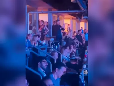 Paul McCartney disfruta del concierto de Oasis en Los ngeles.