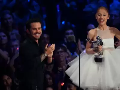 Ariana Grande se llev el MTV VMA 2025 gracias a un innovador video de 26 minutos.