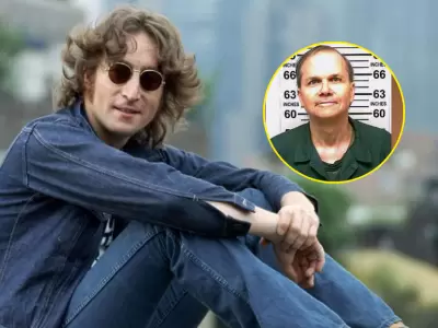 Mark David Chapman contina preso por muerte de John Lennon