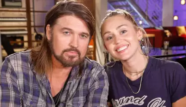 Miley Cyrus dedica su nueva cancin 'Secrets' a su padre Billy Ray