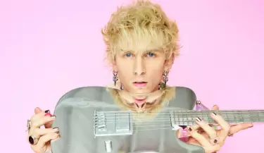 MGK  celebra cinco aos de Tickets To My Downfall
