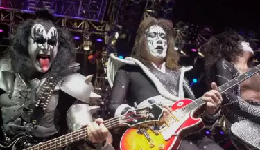 Ace Frehley, fundador de Kiss y smbolo eterno del rock mundial, perdi la vida a los 74 aos.