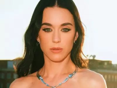 Katy Perry anuncia el lanzamiento de su nuevo sencillo "Bandaids"