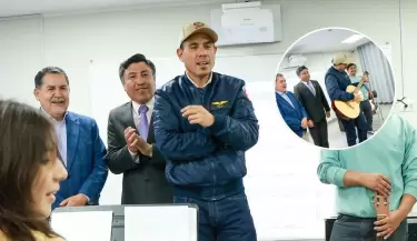 Jer rompe la formalidad y se luce cantando Soda Stereo en recorrido oficial por Hunuco.