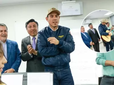 Jer rompe la formalidad y se luce cantando Soda Stereo en recorrido oficial por Hunuco.