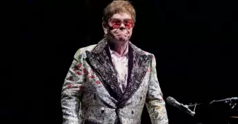 Mick Jagger y Keith Richards de The Rolling Stones rinden homenaje a Jimmy Cliff.