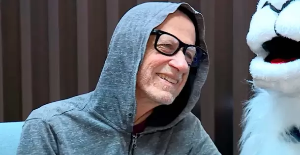 Dua Lipa sorprendi al interpretar el tema "Antologa" de Shakira