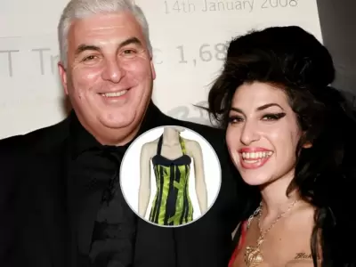 Mitch Winehouse acusa a dos ntimas de Amy de subastar sus pertenencias sin permiso.