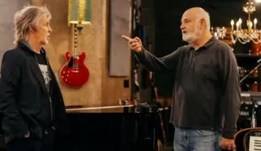 Paul McCartney rinde emotivo homenaje al cineasta Rob Reiner tras su fallecimiento.