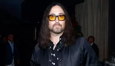 l hijo de John Lennon y Yoko Ono supervisa reediciones y proyectos audiovisuales para mantener vigente la obra de sus padres.
