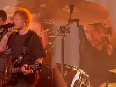 Ed Sheeran interpret� "Drive" junto a Dave Grohl y John Mayer