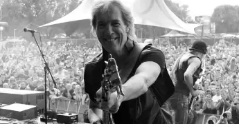 Louis Tomlinson conmueve con tema que recordar�a a Liam Payne.