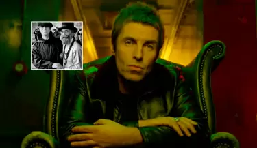 Liam Gallagher se despide de �cono de la m�sica en Manchester tras su muerte.