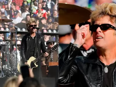 Billie Joe Armstrong luce medalla de la Virgen de Guadalupe y canta "American Idiot" en el Super Bowl.