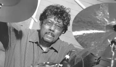 Fallece legendario baterista a sus 86 a�os