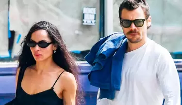 �Harry Styles se comprometi� con su novia Zo� Kravitz?