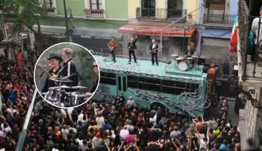 U2 paraliza el Centro Hist�rico de M�xico con inesperada grabaci�n sobre un autob�s.