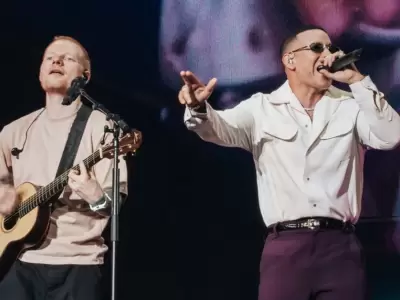 Ed Sheeran sorprendi� al cantar en espa�ol junto a Daddy Yankee